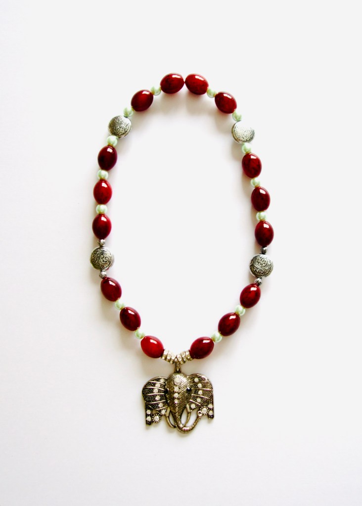 Chic Fōshay © Jewelry Collection  [03344]
By Pascale Lanfranchi
(24”) (60cm)