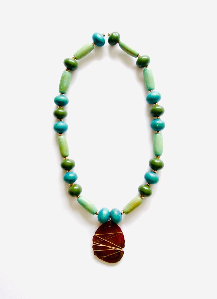 Chic Fōshay © Jewelry Collection    [03298]
By Pascale Lanfranchi
(28”) (70cm)
